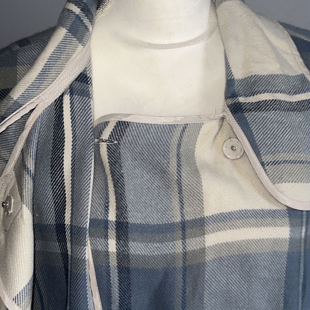 Multiples Plaid Jacket! - Picture 9 of 15
